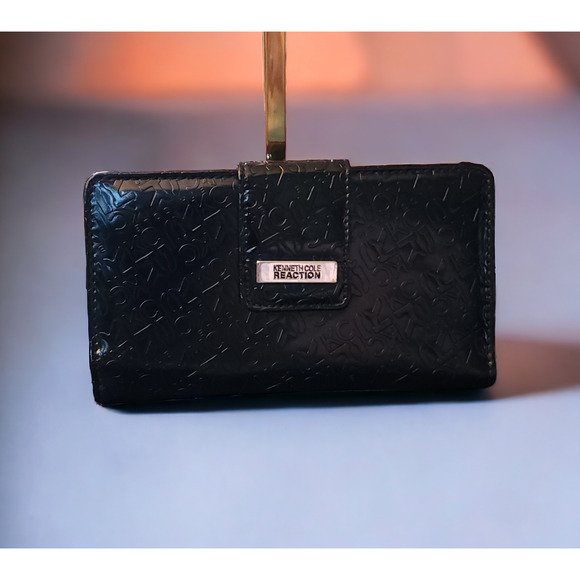 Kenneth Cole Reaction Black Patent Leather Wallet - Picture 1 of 8